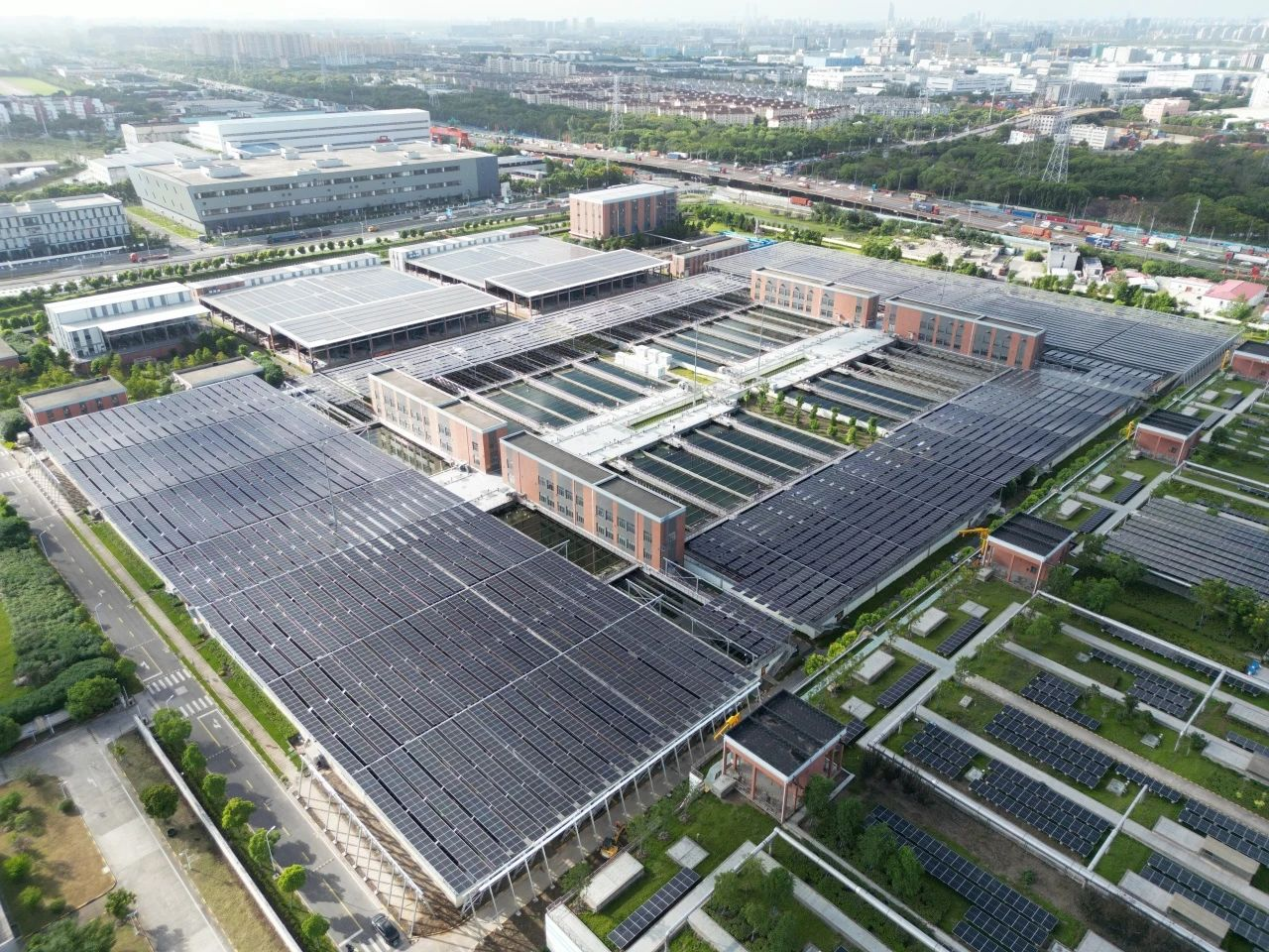 光伏赋能 qmh球盟会官网水务绘就高质量发展亮丽底色